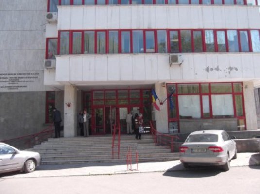 3 agenţi economici, daţi de ITM pe mâna Parchetului